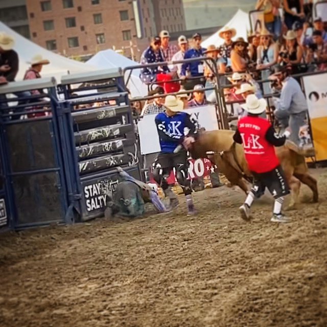 All hands on deck 🤙 Coronation AB bound for the Royal Rumbull <a href="/PBRCanada/">PBR Canada</a> event tonight 🤘 .
•
<a href="/Wrangler/">Wrangler Jeans</a> #wrangler #longlivecowboys #livelikety #maxpower #flyinlowe #maxpower #bullfighting #allin #protect #nfp