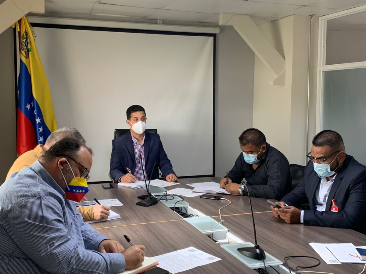 Nos encontramos en reunión ordinaria de la Comisión Permanente de Administración y Servicios de la Asamblea Nacional, estamos haciendo un balance de la discusión de la Nueva Ley Orgánica de Aguas.
<a href="/Asamblea_Ven/">Asamblea Nacional 🇻🇪</a> 
<a href="/jorgerpsuv/">Jorge Rodríguez</a> 
<a href="/NicolasMaduro/">Nicolás Maduro</a> 
<a href="/EvelynBVasquez/">Evelyn Vásquez</a> 
<a href="/NestorLReverol/">Néstor Reverol</a>