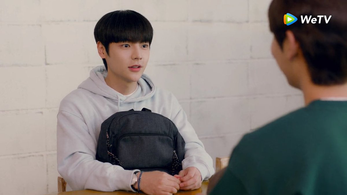 MOMOkissU_'s tweet photo. When  I watched #LightOnMeEP6, I realized they went through Daon's Route in the game.

The cafe, the artwork and restaurant was in only at Daon's Route. 

#LightOnMe #SaebitBoysHighschoolCouncil https://t.co/PF5X4eQPGa