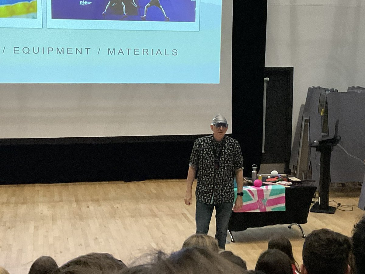 WMount's tweet photo. Such a pleasure to have the brilliant @drkenfarquhar at our #summerschool today!
The students enjoyed an enthralling live science show with an Olympic twist ๐ฅ๐
#TeamWhitcliffe https://t.co/g4oTRaVHHv
