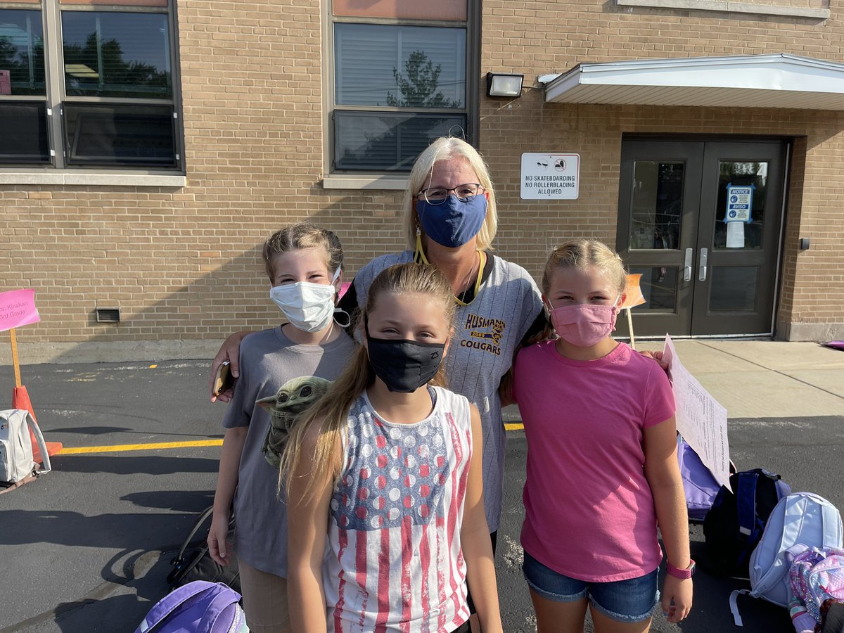 CrystalLakeSD47's tweet photo. FIRST DAY OF SCHOOL at @HusmannD47! Not sure who’s more excited-teachers or students?! We’re glad you’re ALL back. #D47firstday https://t.co/ogGt9EJbMq