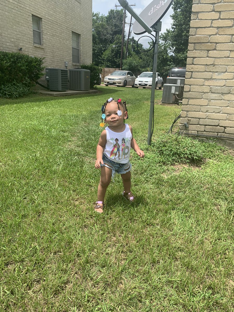 marxhe_'s tweet photo. @JrocJarvis Can you do my baby girl instead ? https://t.co/TMXoev7SEm