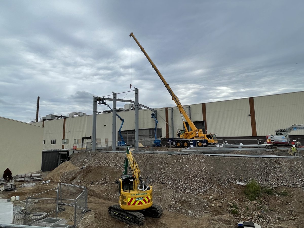 HCN_Ltd's tweet photo. The Steel Portal Frame has started to take place this week on our site over in Manchester, thanks to @Ainscough_ 
#steelportalframe #construction #designandbuild https://t.co/mGzFmRaALx