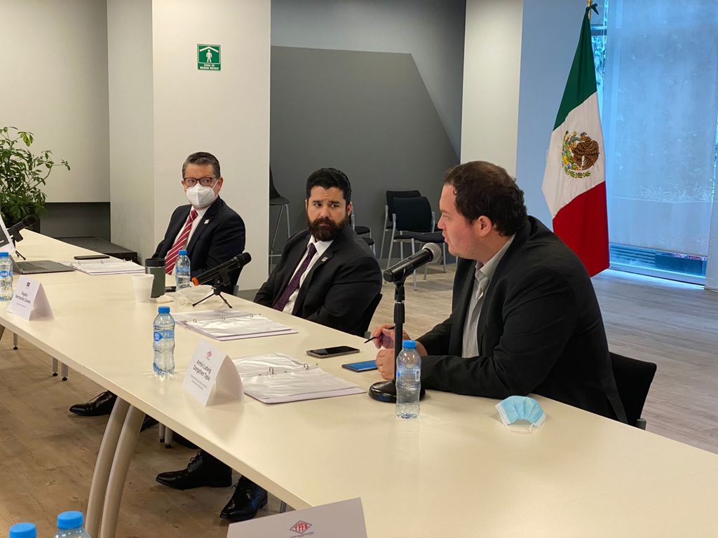 CNH_MX's tweet photo. Nuestro Comisionado Presidente @Rogelio, el Secretario Ejecutivo @frnasta y el Ing. Armin Ludwig Dorgathen Tapia, Vicepresidente de Administración, Contratos y Fiscalización de @YPFB_corp,  dan inicio con el encuentro colaborativo entre #MexBol. https://t.co/D01gRheHhb