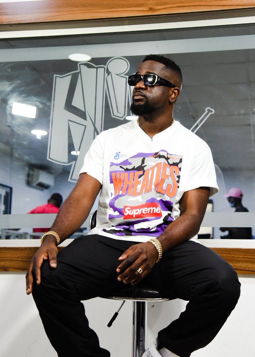 sarkodie's tweet photo. Shouts @HipTv #NoPressureAlbum 🇳🇬 https://t.co/5mwoLZSYkd