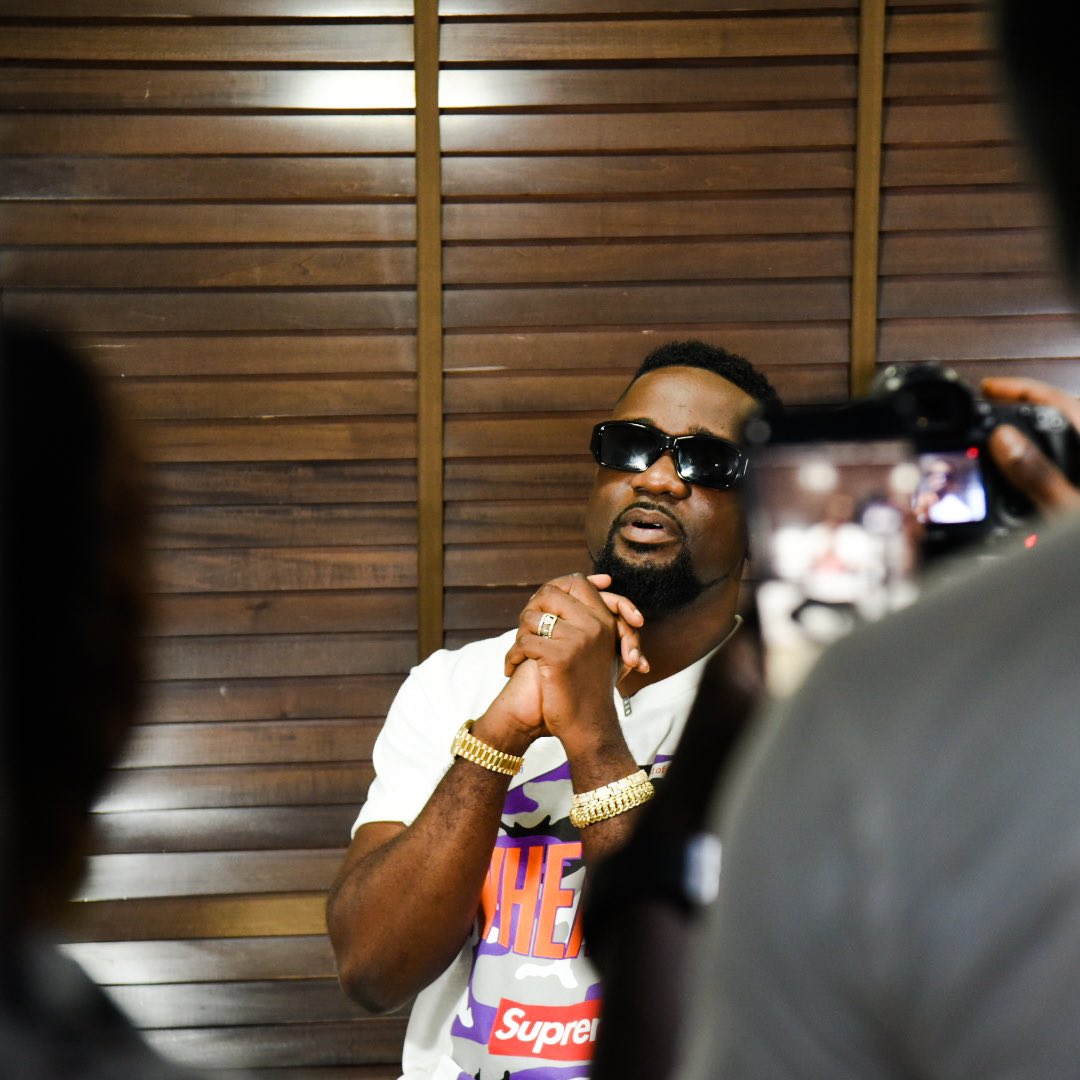 sarkodie's tweet photo. Shouts @HipTv #NoPressureAlbum 🇳🇬 https://t.co/5mwoLZSYkd