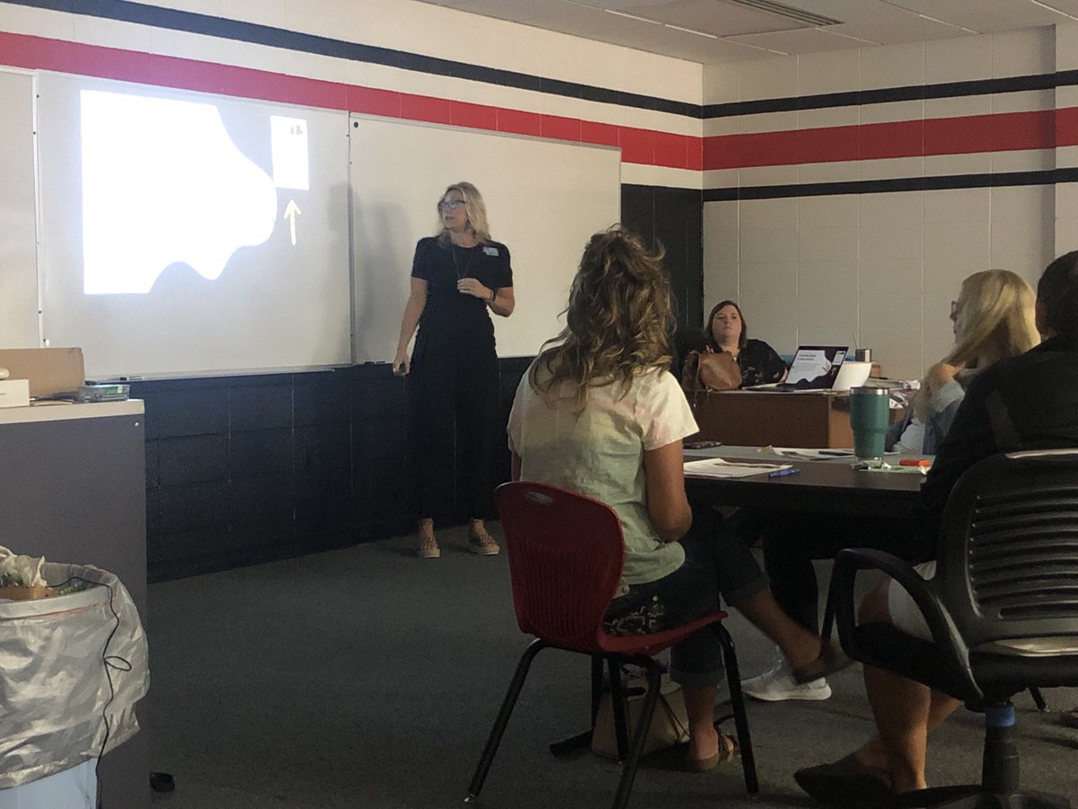 bradenstate's tweet photo. .@DTCardinals secondary team benefitting from our @GoESU9 partner @amyschultz77 providing learning around #KaganStrategies and #CommonLanguage and #CommonExperiences for #AllMeansALL #TheCardinalWay 🔴⚪️⚫️ https://t.co/T302Hqgz9B