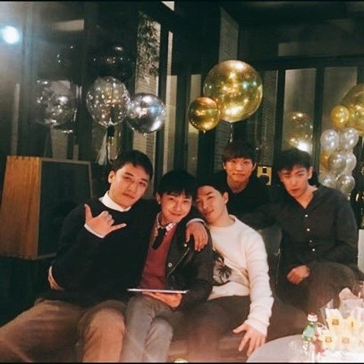missxxxvip's tweet photo. 15 years of ups and downs. What a ride with you and not a moment I regret being a VIP. Thank you for your music. I wish every one of you happiness. I love you 5 and we’ll be here until whenever 💛

15 YEARS MAKING HISTORY
#15YearsWithBIGBANG
#BIGBANG @YG_GlobalVIP https://t.co/zW9figKq2c