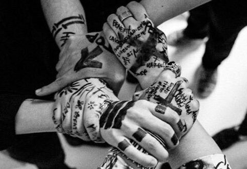 missxxxvip's tweet photo. 15 years of ups and downs. What a ride with you and not a moment I regret being a VIP. Thank you for your music. I wish every one of you happiness. I love you 5 and we’ll be here until whenever 💛

15 YEARS MAKING HISTORY
#15YearsWithBIGBANG
#BIGBANG @YG_GlobalVIP https://t.co/zW9figKq2c