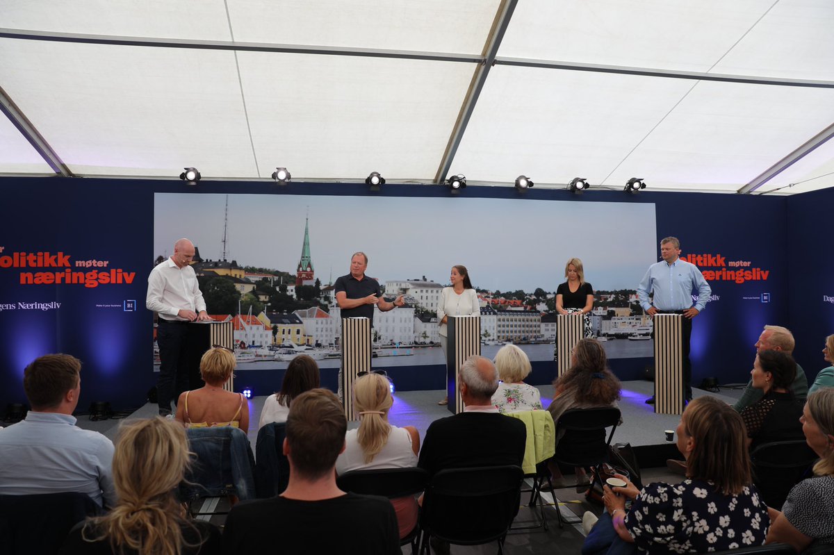 Klarer akademia og næringslivet å samarbeide for å sikre fremtidens kompetanse? For å henge med i en rask og kontinuerlig omstilling i arbeidslivet må et felles mål være at ingen arbeidstakere går ut på dato fordi de mangler kompetanse. <a href="/AccentureNO/">AccentureNorge</a> <a href="/NHO_no/">NHO</a> <a href="/lonorge/">LO</a> @arendalsuka