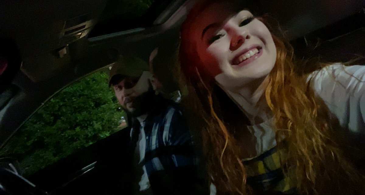 porkersmom's tweet photo. My SIL had a 90s themed birthday last weekend and my man didn’t even complain when I was too drunk by 10:30 and asked him to pick me up and get Taco Bell🤣 I talked to him about my fake eyelashes in the drive thru for 10 minutes lmfao https://t.co/Sn1awFTfTK