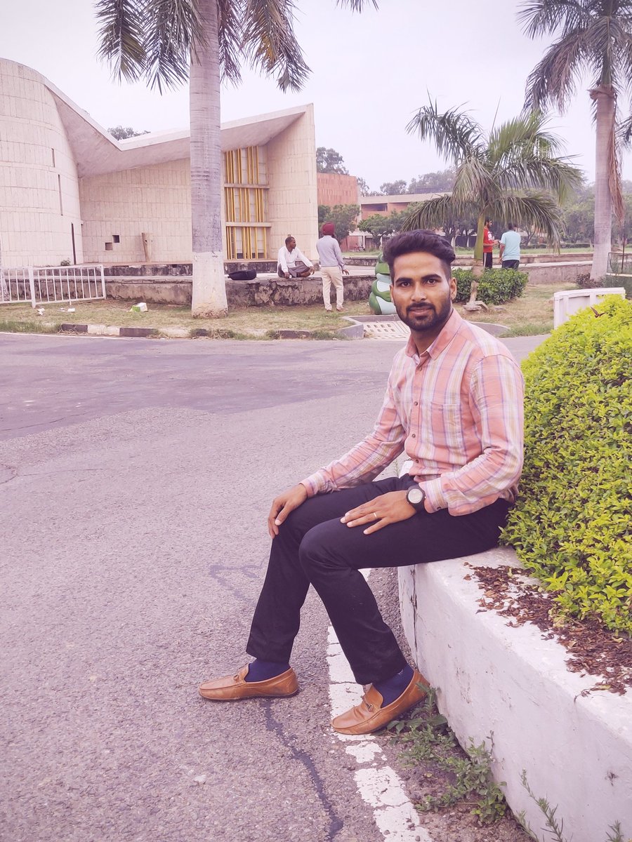 babbu_la's tweet image. #instagram #puchd #chandigarh #panjab #university #student #life #oldisgold #Gandhi #bawhan #job #straggler #photography #traveling