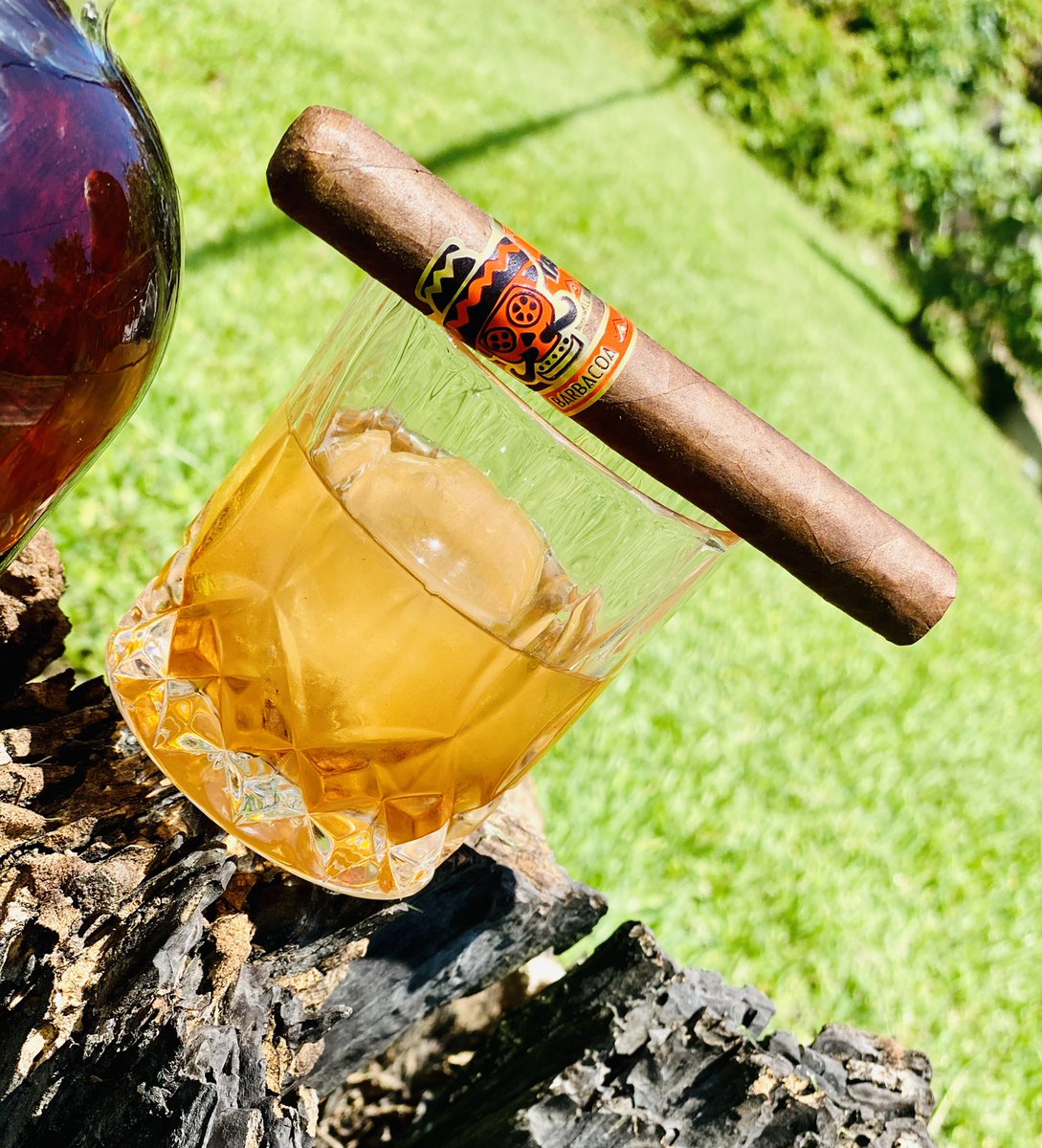 @TheCocktaiLady @DIYCocktails @CocktailChemLab @RojasCigars Rojas Street Tacos Barbacoa👁I made Supreme Dragon green tea Ice Cube 🎤🎼 Grand Marnier Liqueur Cuvee du Centenaire 100 Year🔥Just Have FUN👅 #Vegan #drinks #Food