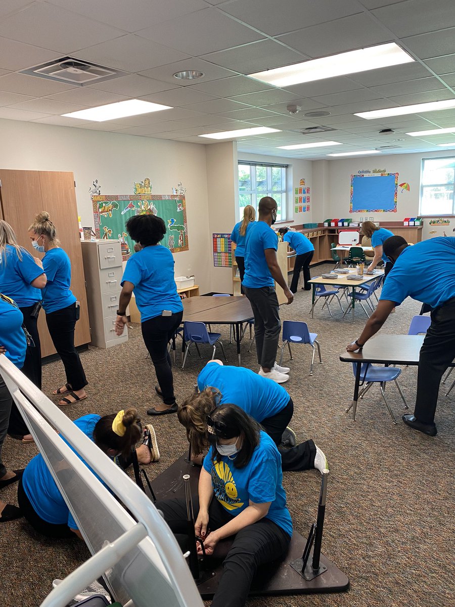 Together we can……!  Way to go SLE teachers preparing for our new kinder class! <a href="/SLESuns/">Savannah Lakes Elementary</a>