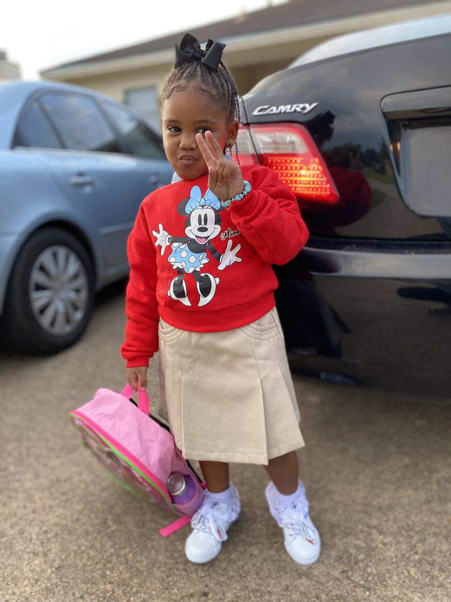 _xavianaj's tweet photo. day TWO for da PRINCESS 💕 https://t.co/NpHNYAFK7k