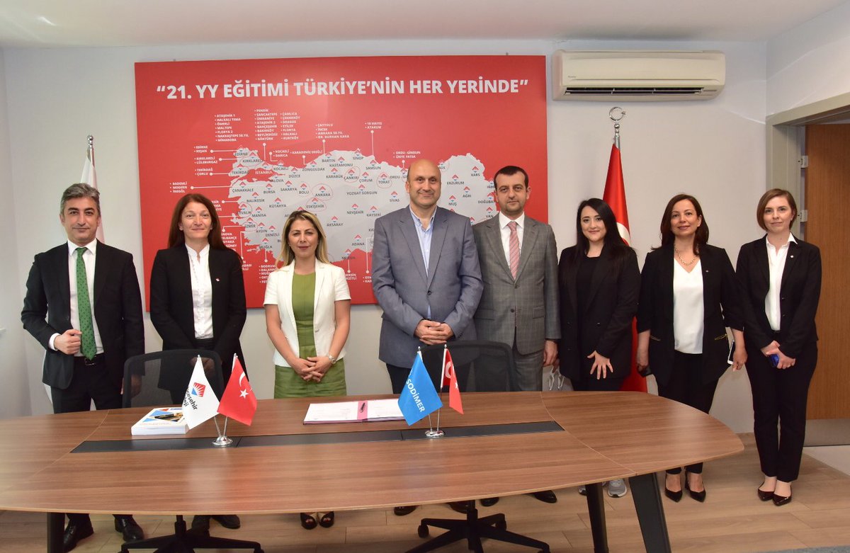 📢🖋 Bahçeşehir Koleji ve SODİMER,  eğitimin çeşitli alanlarında gerçekleştirecekleri projelerde birlikte yer almak üzere protokol imzaladı. 

İmza törenine Bahçeşehir Koleji Genel Müdürü Sn. Özlem Dağ ve SODİMER Başkanı Prof. Dr. Levent Eraslan katıldı.