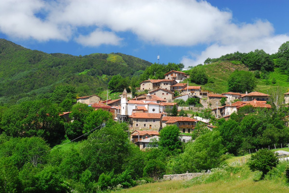 Con la idea de promover el desarrollo económico y social de las zonas rurales en #Cantabria, ya llevamos siete ediciones de #NANSAEMPRENDE. La convocatoria de 2021 sigue abierta hasta el 31 de agosto, ¡presenta tu proyecto empresarial! 👉 bit.ly/Nansaemprende