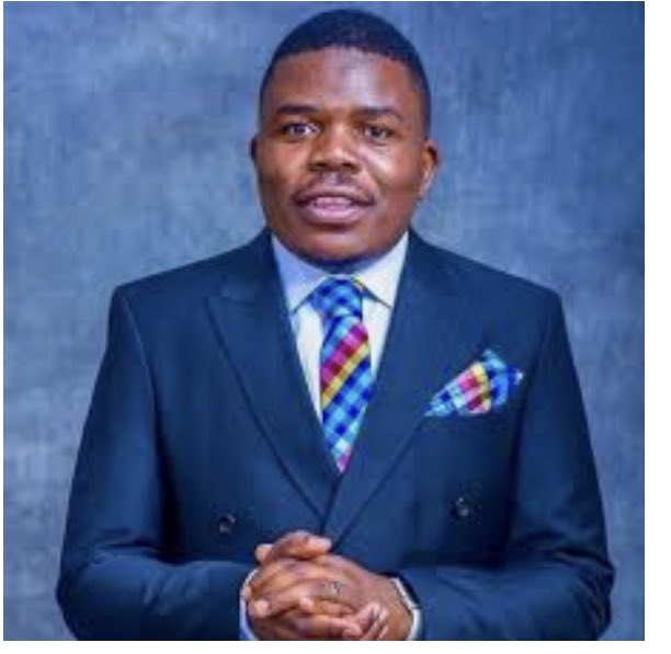 LynneStactia's tweet image. I like ❤️ Comic Pastor,he is different from ana Yekera 🔁 RETWEET if you agree  #RegisterToVote2023 #RegisterToVoteZW