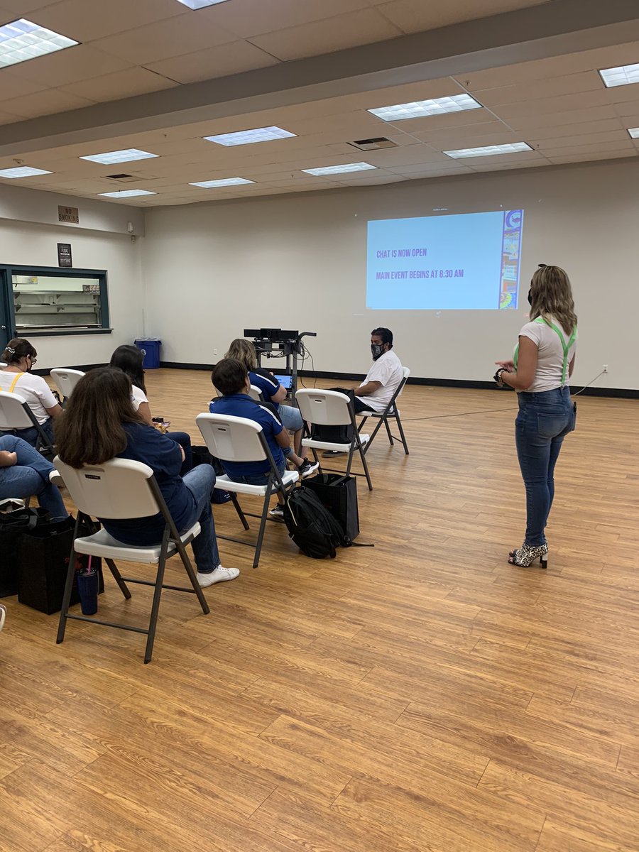 annetarella's tweet photo. Kicking off the 2021-22 school year! @btwbears #bearsreach https://t.co/kLAofWDGp6