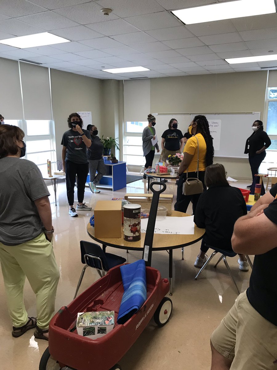 ucitylearns's tweet photo. We are planning for our youngest JG @UCitySchools students to engage in frequent, rigorous and cultural relevant mathematics learning! #nonsymbolic #counting #patterning #improvementscience @MathmanJeff @wustlisp https://t.co/mr6i41lQMd