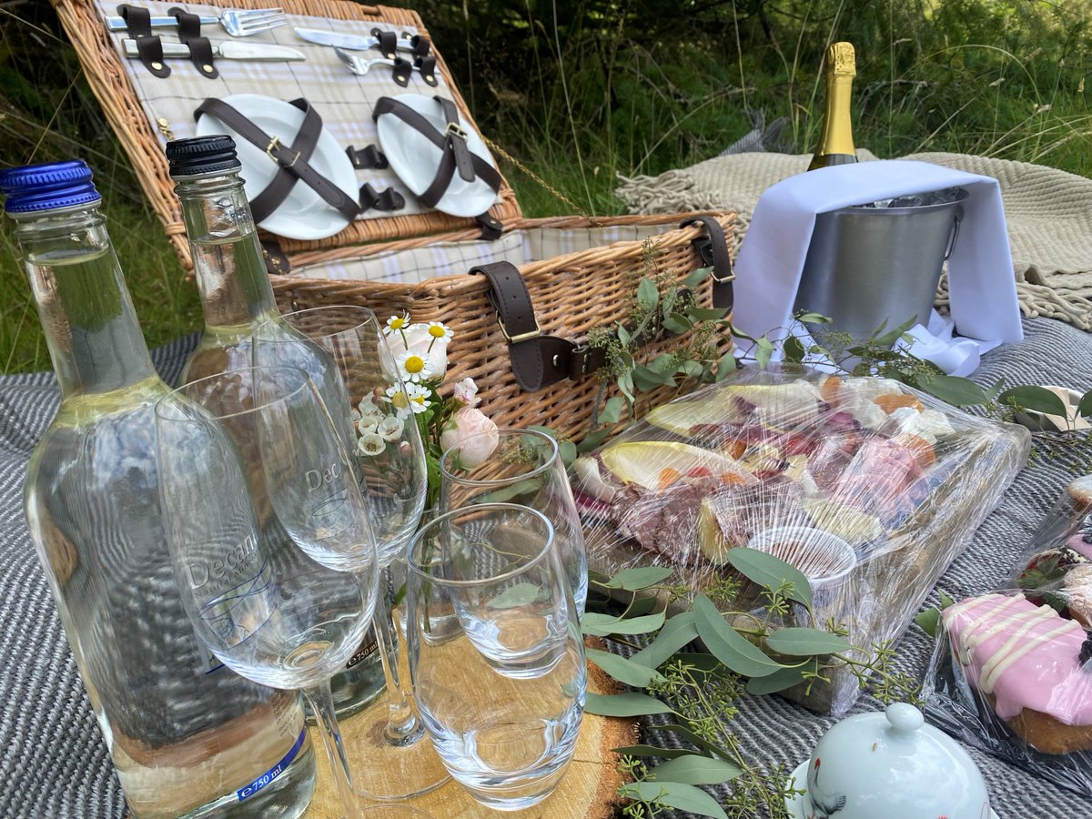 It may not always be the perfect weather for a picnic but here at Cromlix we can always make it an occasion 🥰 #luxurypicnics #cromlixhotel #romantic #engagements #birthdays #celebrations #smallluxuryhotels #visitscotland