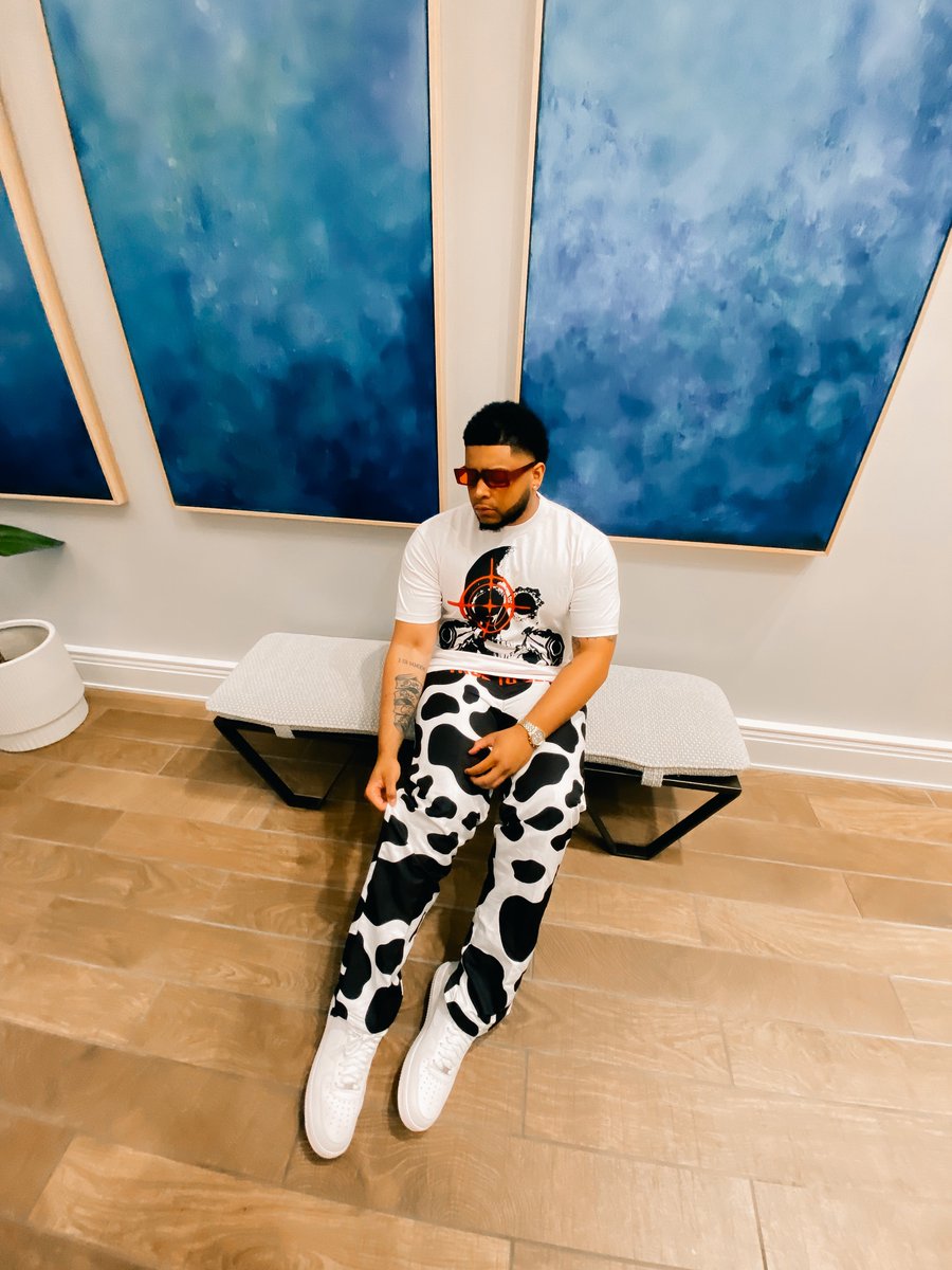 Dez Brown. tweet media