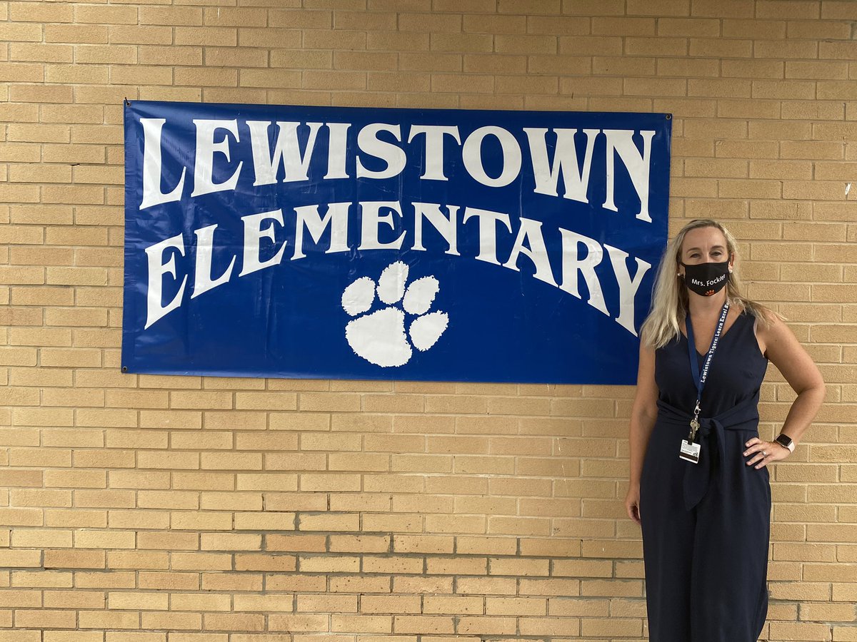 jennifergerlock's tweet image. Happy first day of school to my sister @FCPSBFockler ! I know those students are in good hands! #FCPSBackToSchool @FCPSMaryland