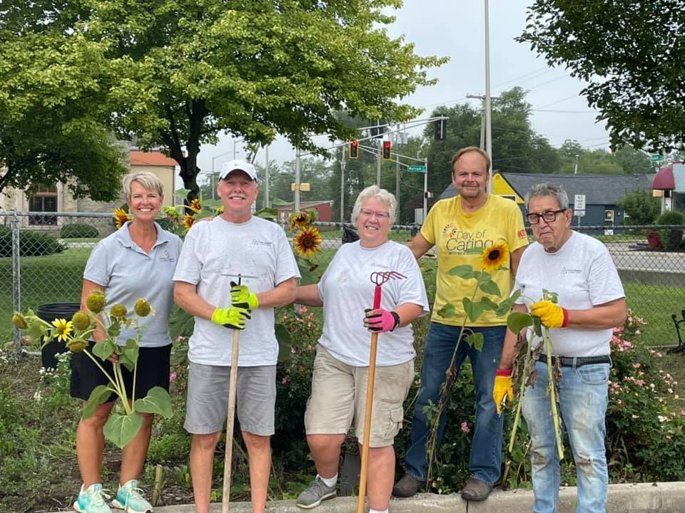 NeighborhoodHea's tweet photo. Shout out to @TrinityEnglish for choosing us for #dayofcaring. 

They helped us clean up our garden at Ward today and it's looking fabulous! 🌻 Thank you! https://t.co/BZbEcdtxgF