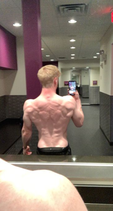 It&rsquo;s back day boys😈 https://t.co/f2Uilf5bpM<a href="/tag/fitfam"class="tags"><span>#fitfam</span></a><a href="/tag/model"class="tags"><span>#model</span></a><a href="/tag/fitness"class="tags"><span>#fitness</span></a><a href="/tag/ripped"class="tags"><span>#ripped</span></a><a href="/tag/muscle"class="tags"><span>#muscle</span></a><a href="/tag/sexy"class="tags"><span>#sexy</span></a>