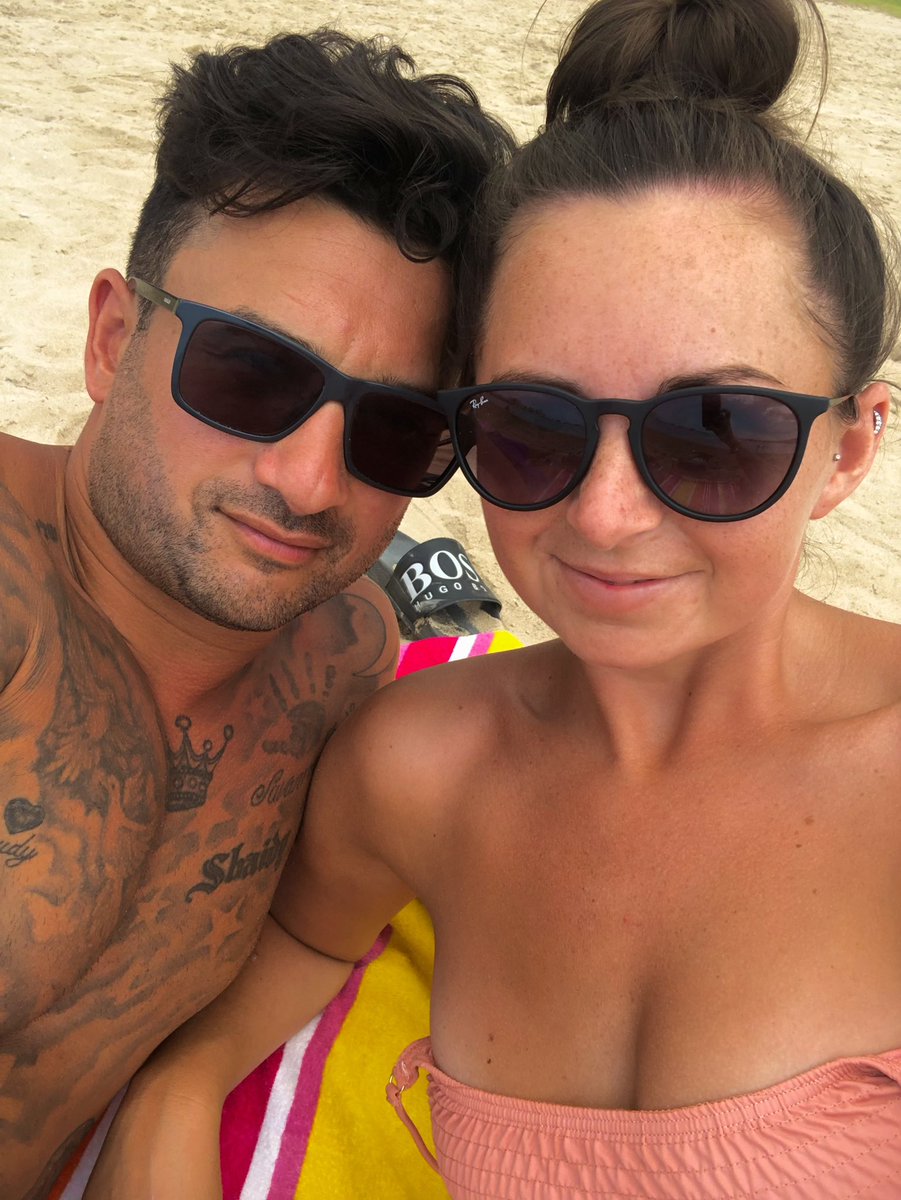 MissHeaton_PE's tweet photo. Happy bloody holidays ☀️ #ibiza https://t.co/cd0VIzDpHt