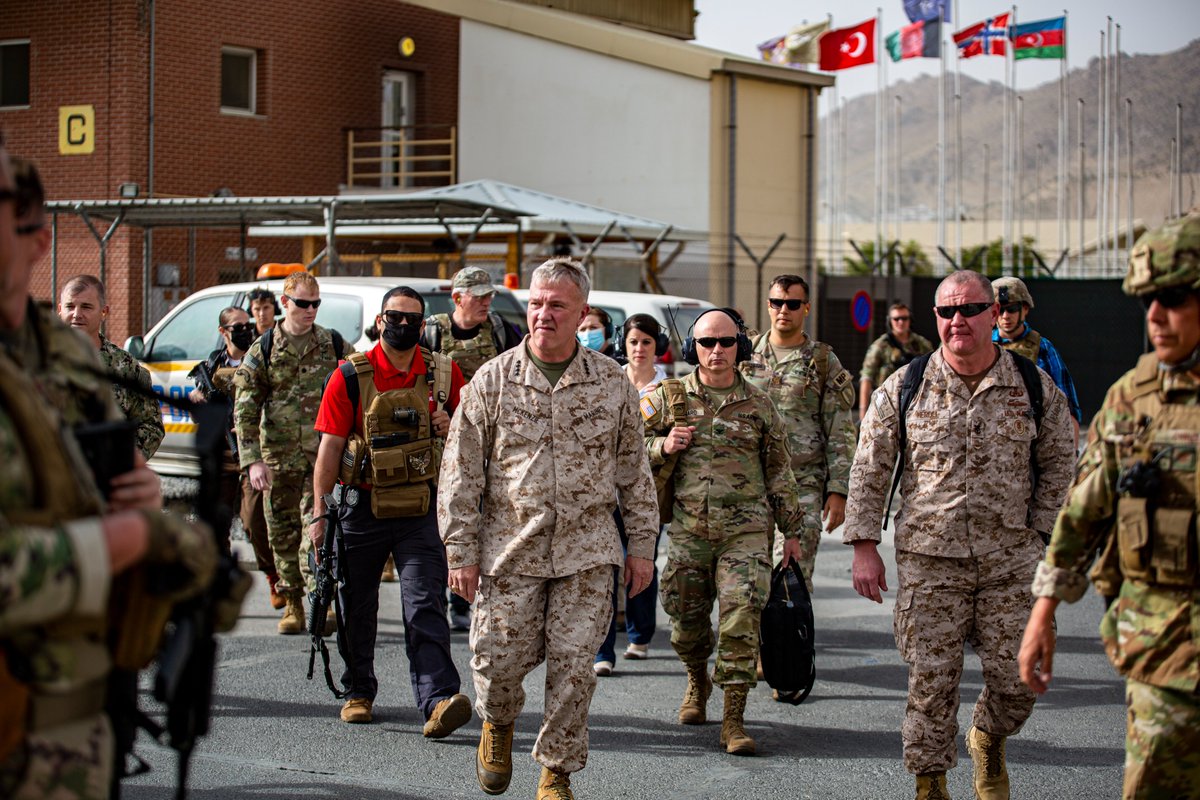 Our @CENTCOM Commander Gen. McKenzie on the ground in Kabul, Afghanistan, touring a control center at Hamid Karzai International Airport. @USMC #CENTCOMCDR