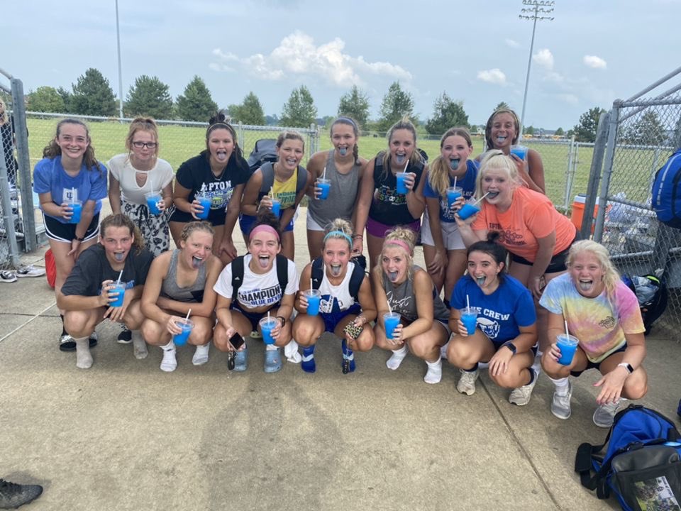 clairdunn10's tweet photo. a huge shoutout to @SouthPoleTipton for the slushes after a long hot practice!! https://t.co/nahdITez1M
