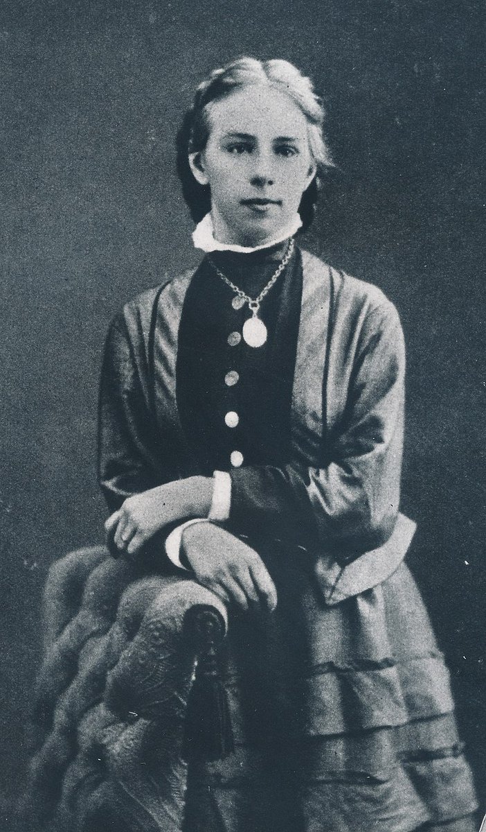 drguidoknapp's tweet photo. 1887: Die Schweizerin Emilie Kempin-Spyri darf nicht als Anwältin arbeiten, da sie als Frau nicht d Aktivbürgerrecht besitzt. Sie klagt, aber ihr Argument, dass der Begriff Schweizer in der Verfassung Männer UND Frauen meint, wird abgewiesen. Diese Sicht sei "ebenso neu als kühn" https://t.co/yebHuhH6xY