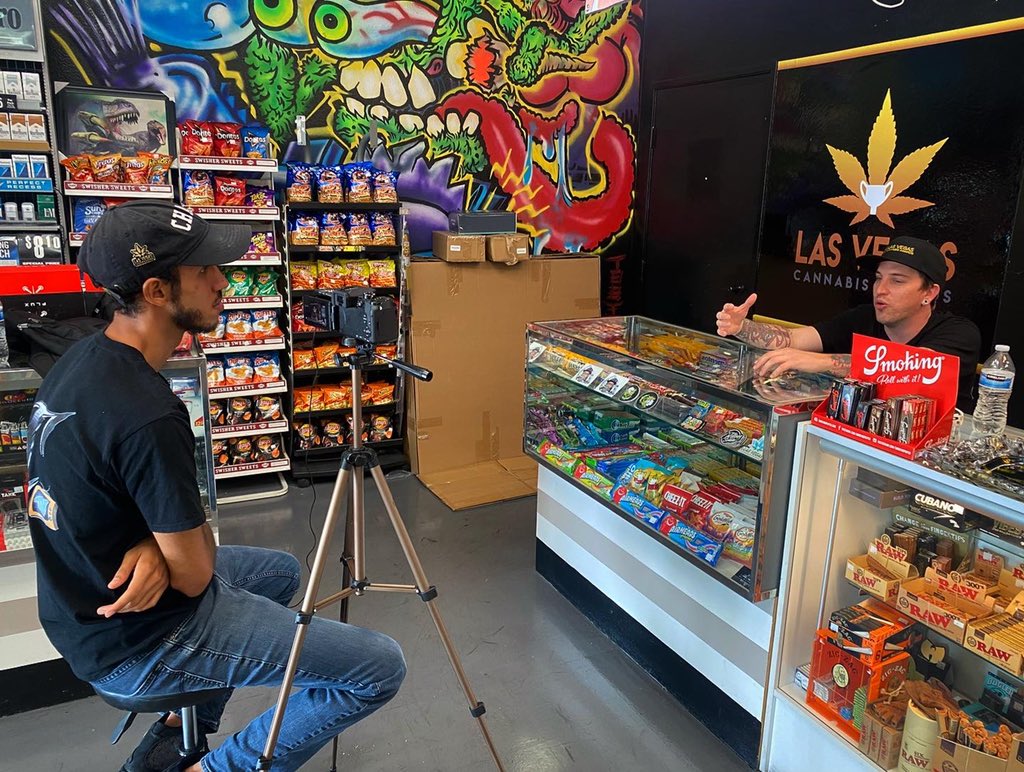 terrancestone_'s tweet photo. Sheldon C. of @lasvegascannabisawardsofficial has a fascinating story, the true example of it doesn’t happen overnight and trust your vision! I can’t wait for you all to see this interview 👏🏽👏🏽 @allaccessvegaslife #JerseyWeOn #VegasWeStrong

https://t.co/QeETfDD5wj https://t.co/DbjRcbAg31