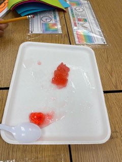 MillenniaOCPS's tweet photo. Welcome to the Gummy Bear Lab! What a great way for our 3rd graders to learn how to be a scientist! @Gomes_OCPS @SWLC_OCPS #KangaKixAgain #MillenniaOCPS #OCPS https://t.co/64IqnxZA4U