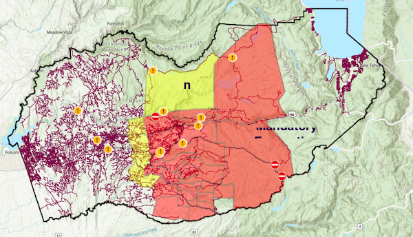 New mapping of #CaldorFire has it at 53,772 acres and 0% contained. Map of evacuated areas stretches far in #ElDoradoCounty. Air in #LakeTahoe is unhealthy from the smoke. <a href="/ElDoradoSheriff/">El Dorado Sheriff</a>  southtahoenow.com/story/08/18/20…