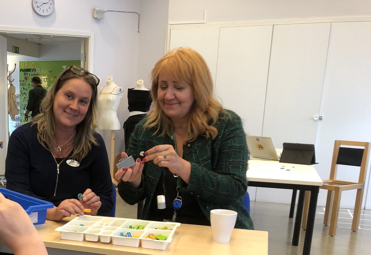 Väsby Makerspace (@vasbymakerspace) on Twitter photo Härligt besök av kommunalrådet Ann-Christine L Frickner (C) hos oss på Makerspace. <a href="/vasbymakerspace/">Väsby Makerspace</a> <a href="/upplandsvasby/">Upplands Väsby</a> Härligt besök av kommunalrådet Ann-Christine L Frickner (C) hos oss på Makerspace. <a href="/vasbymakerspace/">Väsby Makerspace</a> <a href="/upplandsvasby/">Upplands Väsby</a>