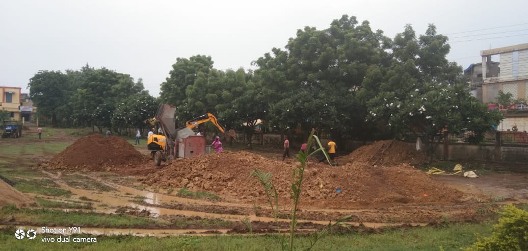 VinodBhandara's tweet photo. @YASMinistry @ianuragthakur pl intervene to save playground of 110yr old LBS (Manroe) school play ground #Bhandara local MP/MLA's/admin have wasted interest in this BOT project, initiated thru ZP Administration. @PMOIndia @ShelarAshish @vishwajeetkadam #SaveSchoolPlayGround https://t.co/iOctkYpKPO