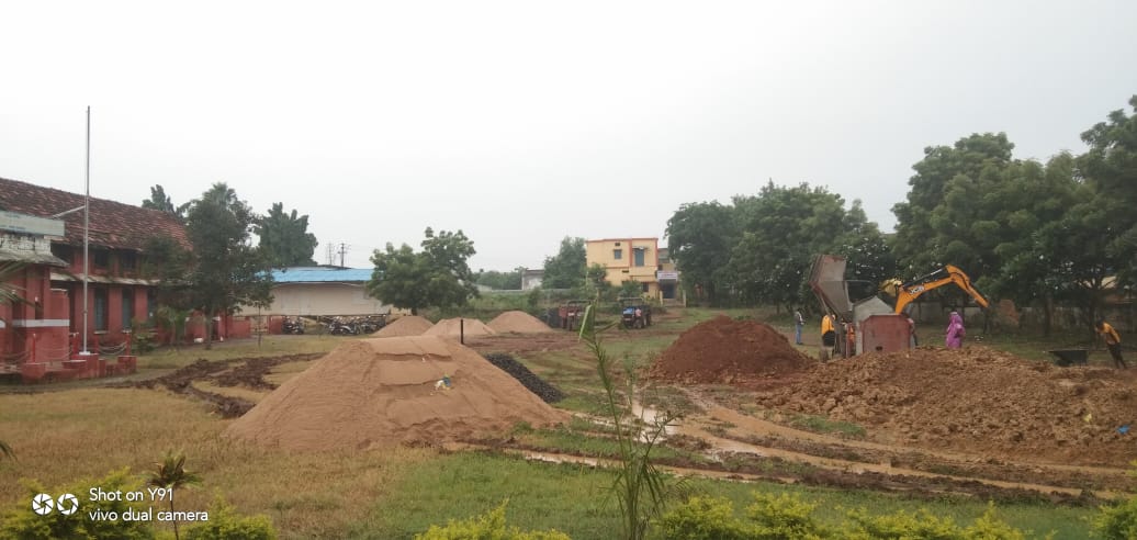 VinodBhandara's tweet photo. @YASMinistry @ianuragthakur pl intervene to save playground of 110yr old LBS (Manroe) school play ground #Bhandara local MP/MLA's/admin have wasted interest in this BOT project, initiated thru ZP Administration. @PMOIndia @ShelarAshish @vishwajeetkadam #SaveSchoolPlayGround https://t.co/iOctkYpKPO