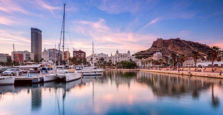 ssolimei's tweet photo. Si sueñas con despertarte con increíbles vistas al mar, relajarte en las habitaciones Premium y Familiares y empezar el día con un un magnífico desayuno, definitivamente el Hotel Alicante Gran Sol Affiliated by Meliá es el hotel de tus sueños. > https://t.co/EzNx0pEXPc https://t.co/4TzL4oF4qg