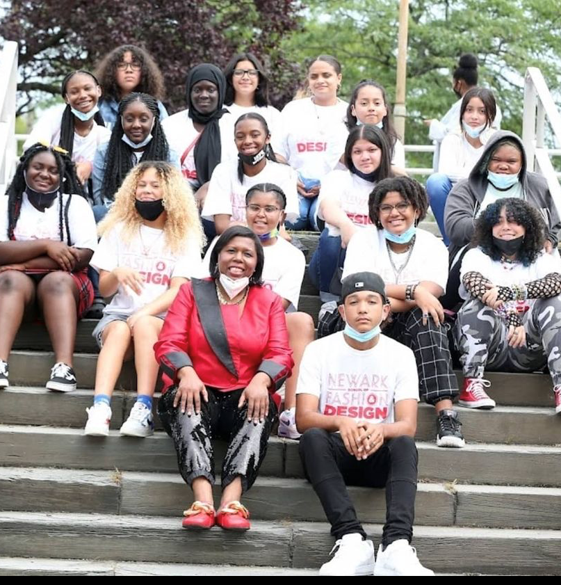 nps_nsfd's tweet photo. 📸: NSFD Freshman Summer Bridge Academy Photo Dump....Day 1!! Absolutely AH-MAZING! Thank you @dirtysolesfootweargroup for blessing us w/ your presence! We are ecstatic to bring "The Art of Shoemaking" to NSFD 🙏🏽!
#IAdoreOurClassOf2025❤🖤🤍 https://t.co/lRA7nOIBaC