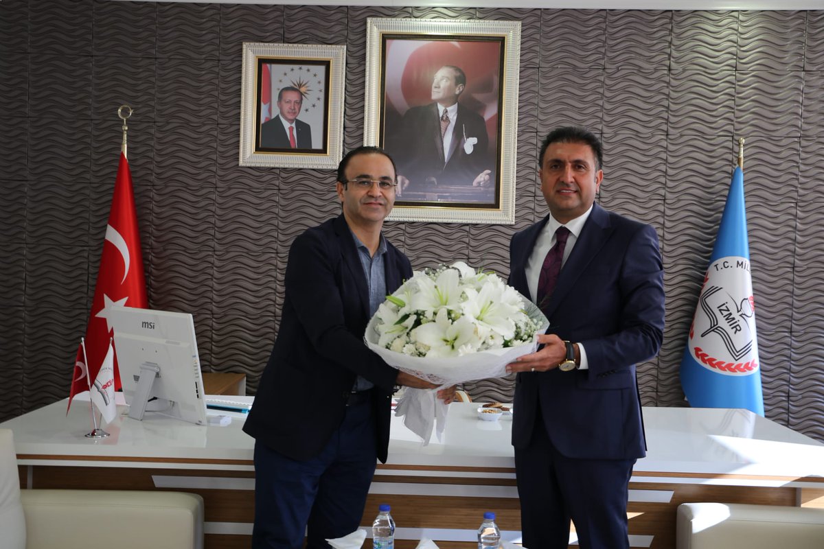 İzmir İl Milli Eğitim Müdürlüğünde devir teslim töreni gerçekleşti. İl Milli Eğitim Müdürü Dr.  Ömer Yahşi, görevi Dr. Murat Mücahit Yentür’e devretti.