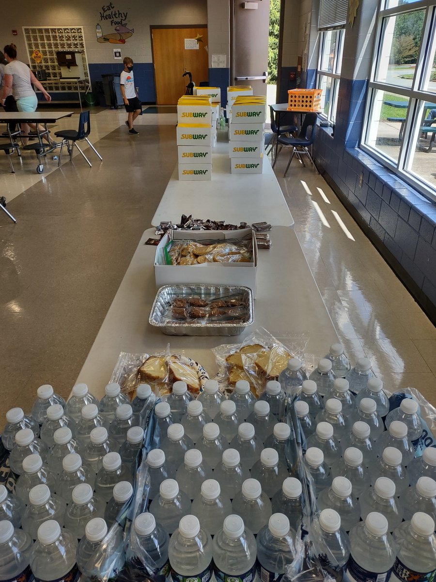 dedrington's tweet photo. Thank you Rockingham West Missional Network! @Huntshounds feels your love and support @RCS_NC https://t.co/vZymfAc5TI