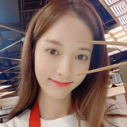 hourlybona's tweet photo. happy birthday to the best girl in the world ♡ we are so proud of u ! we love so much your beautiful voice 🤍
 #HappyBONADay #해피뽀스데이 https://t.co/Rpxn6Z3zy9