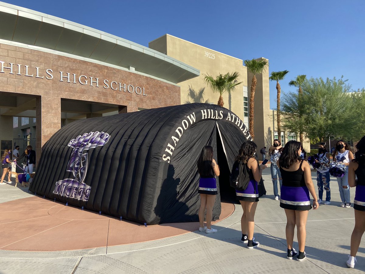TheShadowHills's tweet photo. Let the good times roll! Have a great First Day Knights! βοΈ #uKNIGHTed https://t.co/M1JuzEUxAg