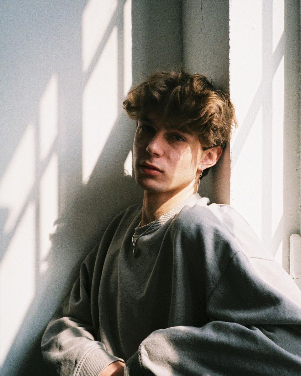 NilskueFAM's tweet photo. Ma fav. photo of him 📸 
Follow @nilskue1 Join the FAM. 
Pls, show your love &amp; support him. 🙏🏻🤍
#nilskue #love #support #nils 
#worldwide #fam #Photos #nilsfam https://t.co/L1NX6PXKds