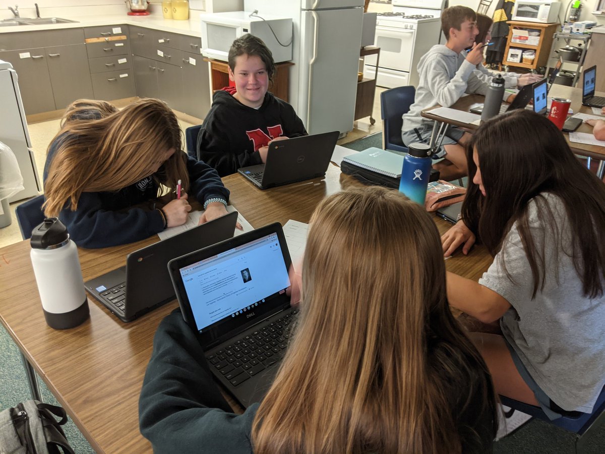 JanaGibson04's tweet photo. Prepping for the "meet & greet" with our 4 developmental theorists! #humangrowthanddevelopment #aurorahuskies #FCSTN #SayYestoFCS https://t.co/RGjuTbuy9l