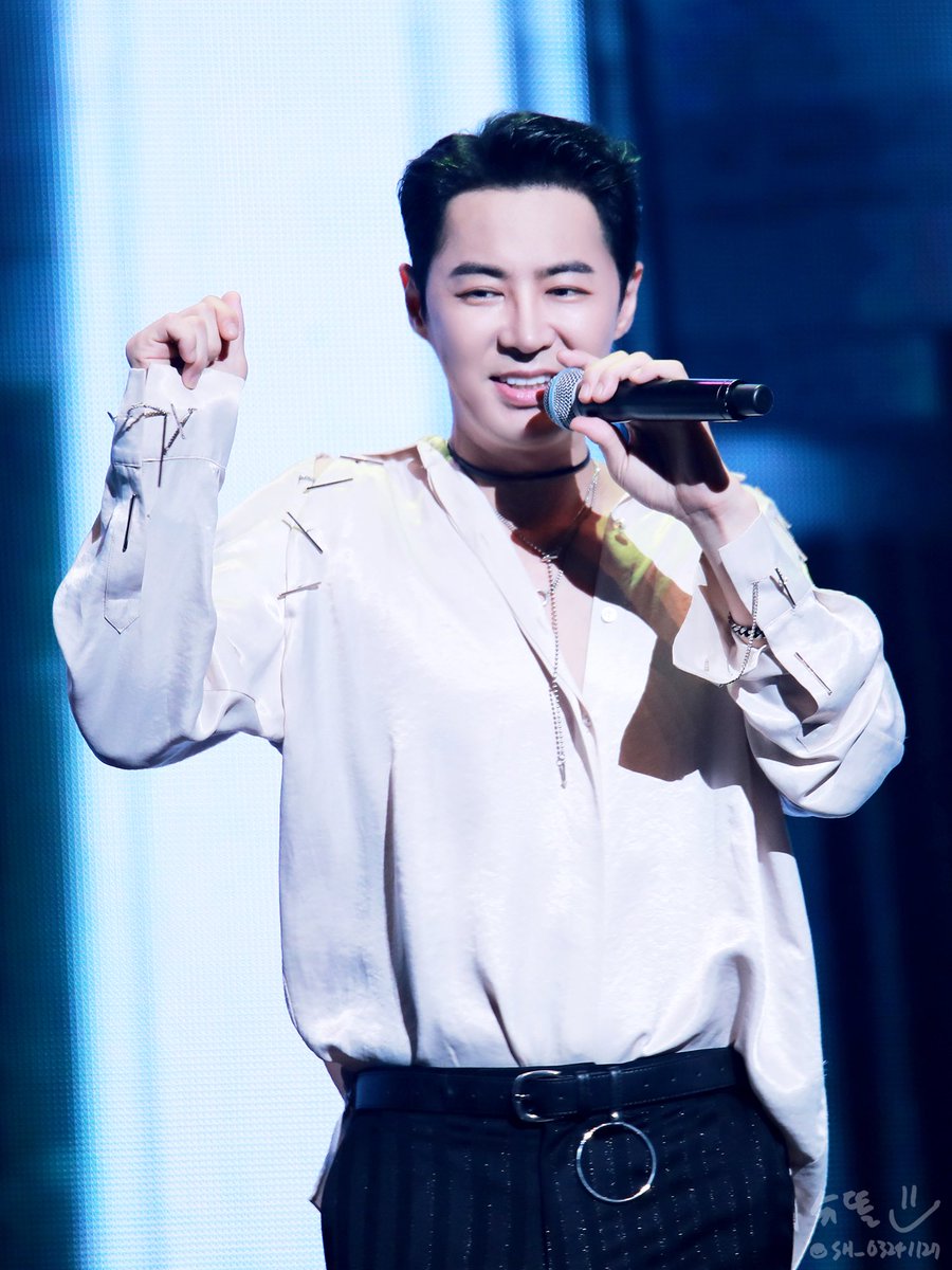 오늘 하루 세상 누구보다 행복하기를 🧡

생일 축하해요 오빠 🎉🎊

#전진_생일축하해 
#HAPPY_JUNJIN_DAY
#신화 #전진 #JUNJIN