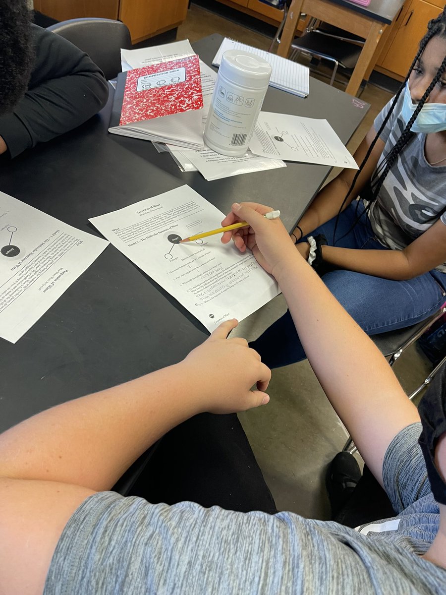 NefertitiLeBeau's tweet photo. I don’t know who said POGILs don’t work… the collaboration I’m witnessing and the problem solving skills I’m hearing a long with the reasoning shows me they are comprehending the task at hand… #remediation #extrapractice #WaterProperties #LitScience @JEFCOED @pghs_spartans https://t.co/nEk0otz842
