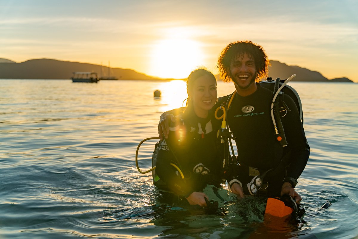 TUSADiving's tweet photo. TUSA = All the fun + all the time πππ
πΈ @brett.lobwein & @tomsunderwaterphotography
#TUSA #TUSAdiving #TUSAliving #TUSAlife #TUSAgear #ExploreMore #ScubaDiving #Scuba #Diving #teamTUSA #Underwater #Adventure #OceanLife #havefun #fitzroyisland https://t.co/oNvk3QIFM7